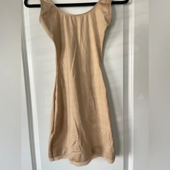 SPANX Nude Shaping Slip Dress Full Body Smoothing Lingerie Women’s Small - Picture 5 of 5